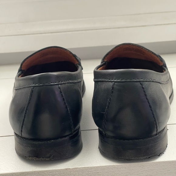 Elegant Navy Blue Loafers with Gold Accent - Picture 3 of 12